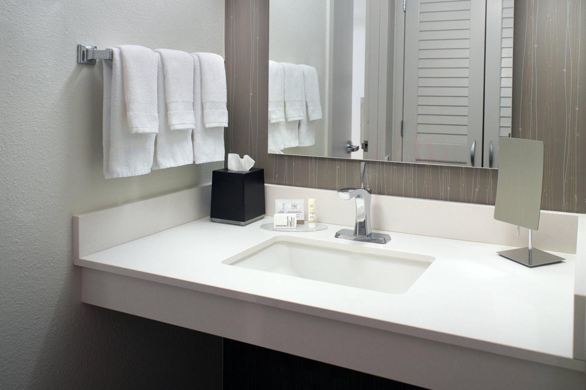 Courtyard By Marriott Atlanta Airport South/Sullivan Road College Park Luaran gambar