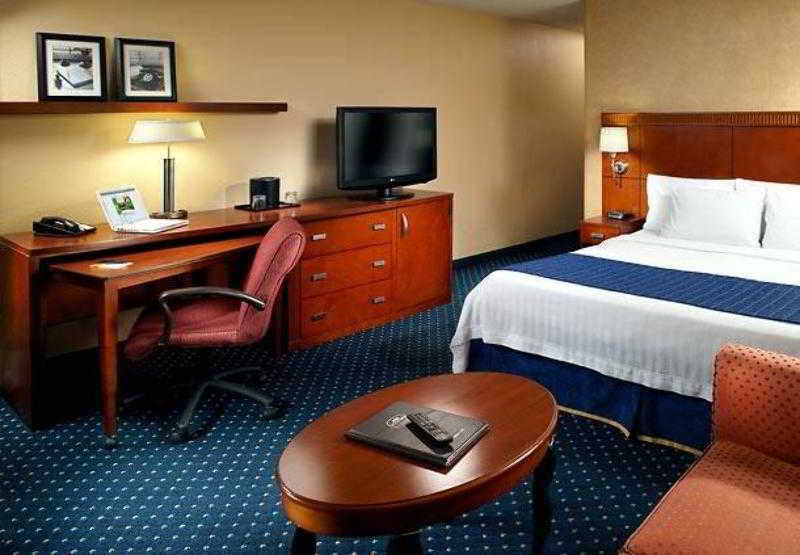 Courtyard By Marriott Atlanta Airport South/Sullivan Road College Park Bilik gambar